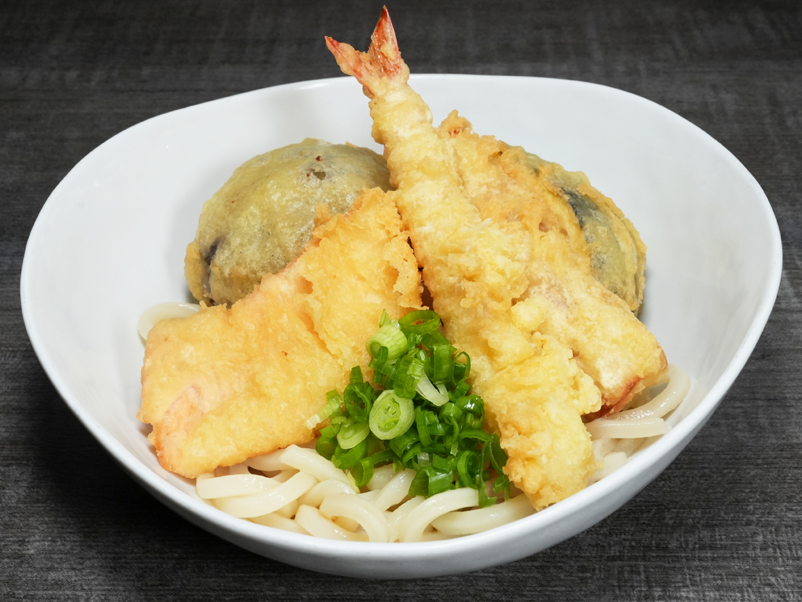 Cold udon noodles with crispy shrimp tempura at Torrance Yokocho